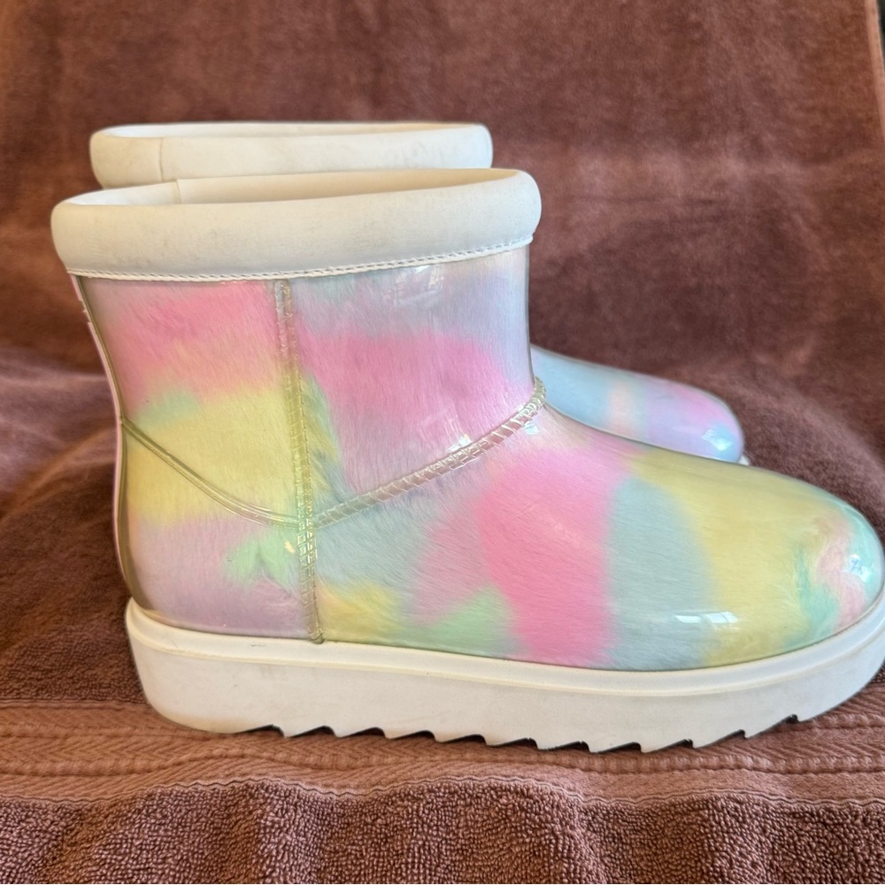 Koolaburra Pastel Tie-Dye Winter Boots - Picture 4 of 6